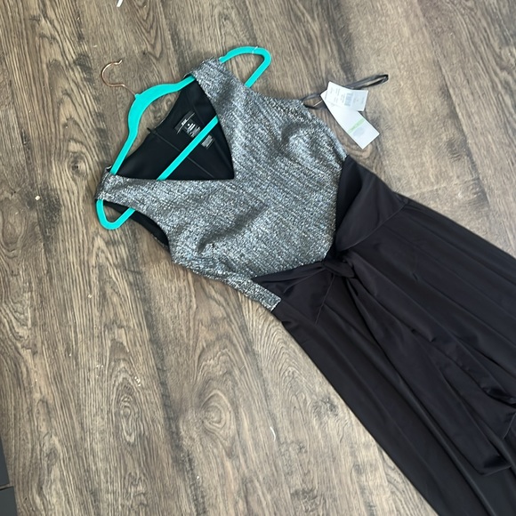 R&K NWT color block silver sparkling sleeveless front tie jumpsuit size 8 black - Picture 1 of 9